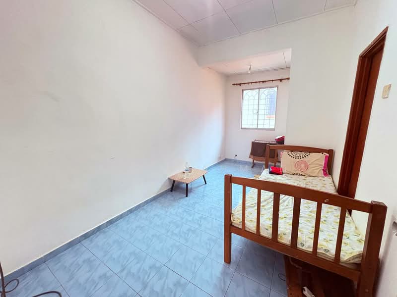 2-storey Terraced House for Sale in Bandar Bukit Mahkota (Bangi) - Azira Ahmad - Bedroom - PropertyGuru.com.my