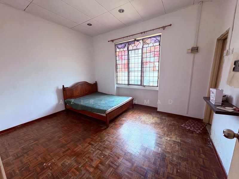 2-storey Terraced House for Sale in Bandar Bukit Mahkota (Bangi) - Azira Ahmad - Bedroom - PropertyGuru.com.my