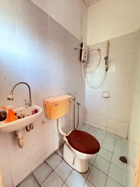 2-storey Terraced House for Sale in Bandar Bukit Mahkota (Bangi) - Azira Ahmad - Bathroom - PropertyGuru.com.my