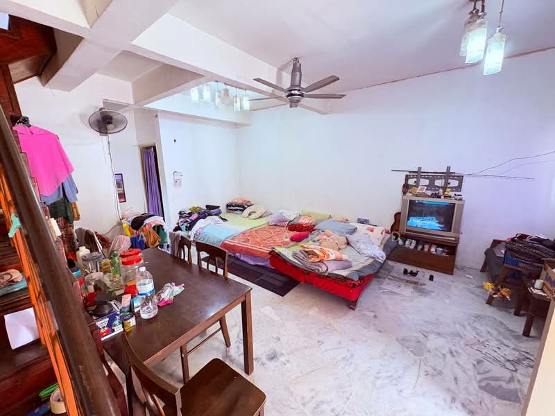 2-storey Terraced House for Sale in Bandar Bukit Mahkota (Bangi) - Azira Ahmad - Living Room - PropertyGuru.com.my
