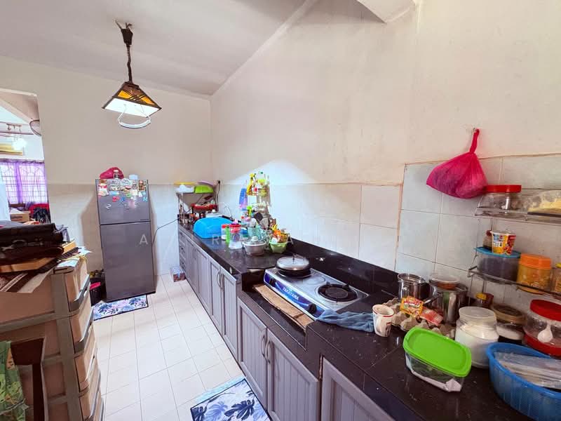2-storey Terraced House for Sale in Bandar Bukit Mahkota (Bangi) - Azira Ahmad - Kitchen - PropertyGuru.com.my