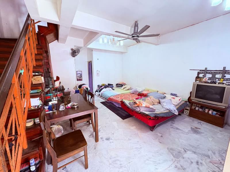2-storey Terraced House for Sale in Bandar Bukit Mahkota (Bangi) - Azira Ahmad - Living Room - PropertyGuru.com.my