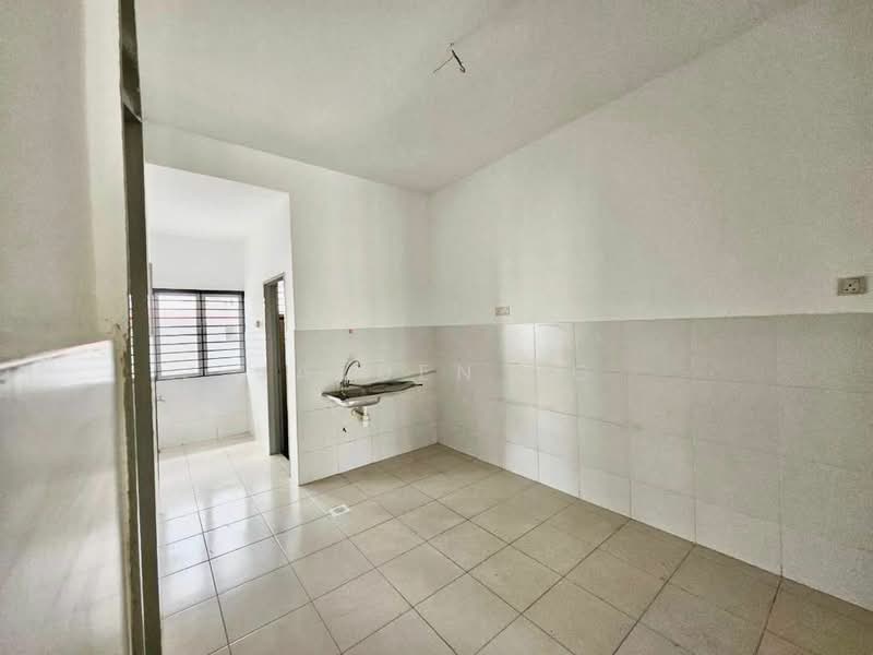 2-storey Terraced House for Sale in Taman Seri Austin (Tebrau) - Jayden Ng - Kitchen - PropertyGuru.com.my