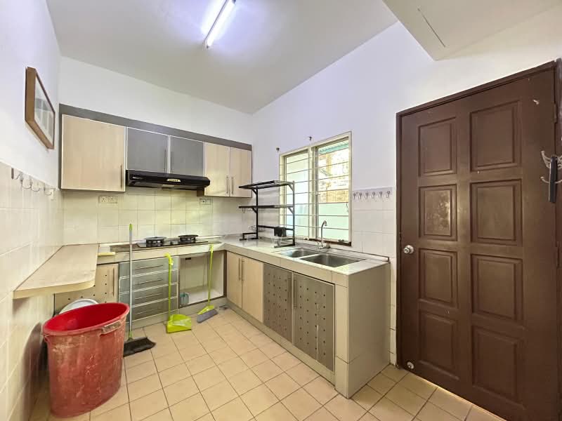 Rumah Teres 3 Tingkat untuk Disewa di Taman Bukit Segar Jaya 1 (Cheras) - Kew . - Kitchen - PropertyGuru.com.my