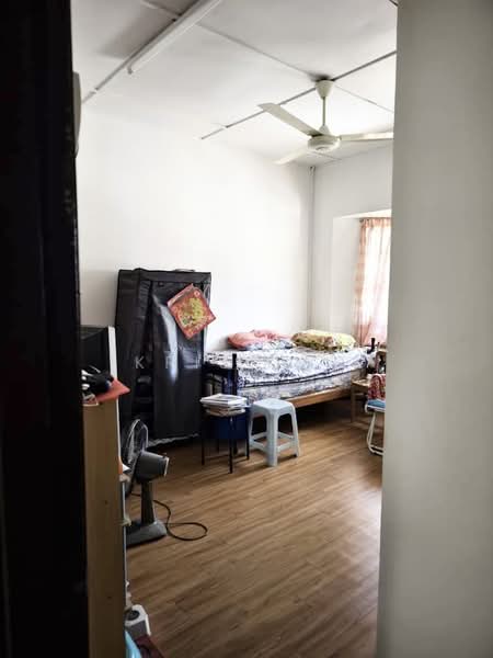 Rumah Teres untuk Dijual di Taman Sri Aman (Cheras) - Kris Tan - Bedroom - PropertyGuru.com.my