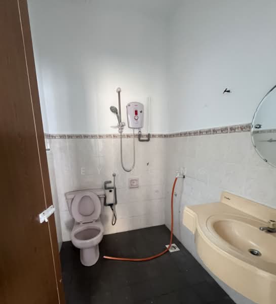 Rumah Teres 1 Tingkat untuk Disewa di SS12 (Subang Jaya) - Zeyang Ng - Bathroom - PropertyGuru.com.my