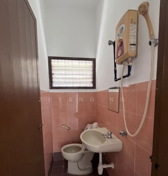 Rumah Teres 1 Tingkat untuk Disewa di SS12 (Subang Jaya) - Zeyang Ng - Bathroom - PropertyGuru.com.my
