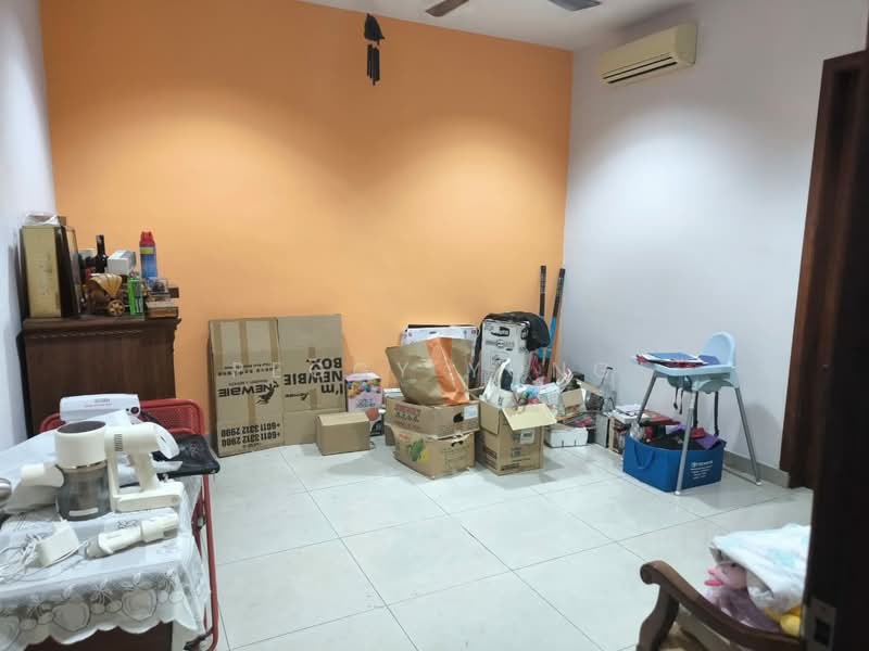 2-storey Terraced House for Sale in Bukit Rahman Putra (Sungai Buloh) - Peggy Yong - Living Room - PropertyGuru.com.my