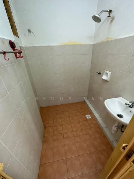 Flat for Sale at Puncak Terubong - Freddy Tan - Bathroom - PropertyGuru.com.my