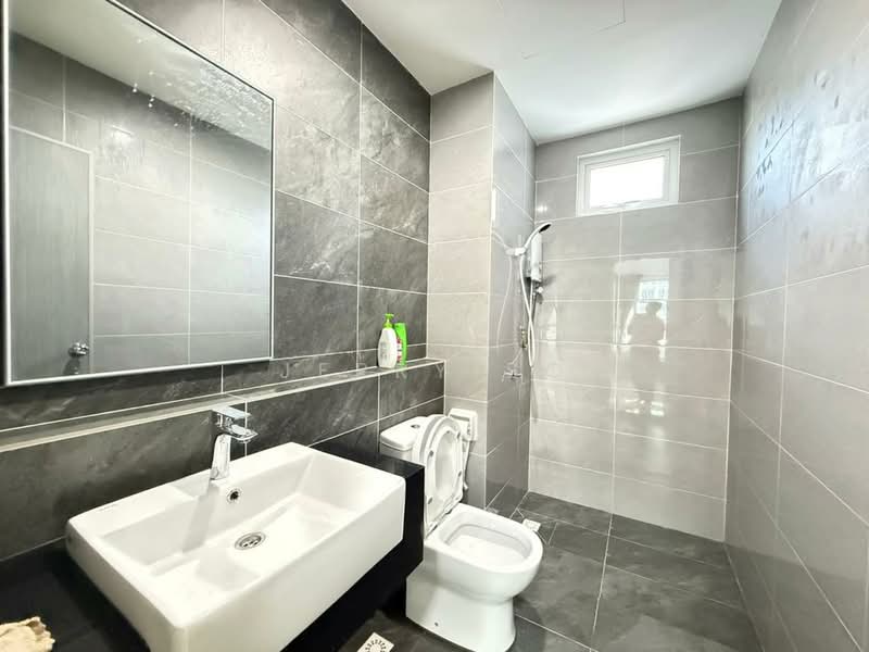 Kondominium untuk Disewa di Lucerne Residences - Jerry So - Bathroom - PropertyGuru.com.my