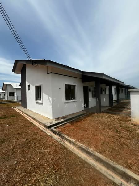 1-storey Terraced House for Rent in Taman Yu (Kuala Selangor) - Dr Shahril Nizam - Exterior - PropertyGuru.com.my