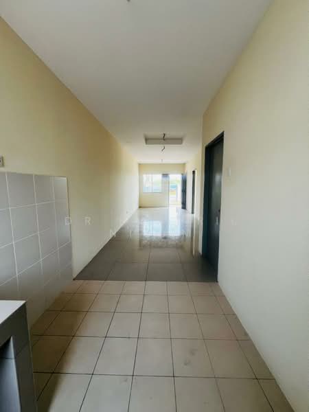 1-storey Terraced House for Rent in Taman Yu (Kuala Selangor) - Dr Shahril Nizam - Corridor - PropertyGuru.com.my