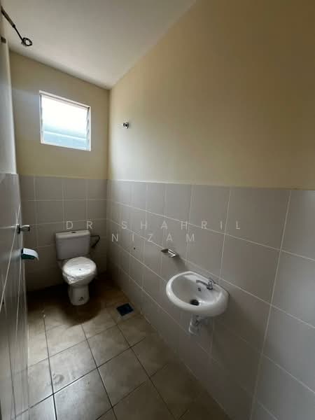1-storey Terraced House for Rent in Taman Yu (Kuala Selangor) - Dr Shahril Nizam - Bathroom - PropertyGuru.com.my
