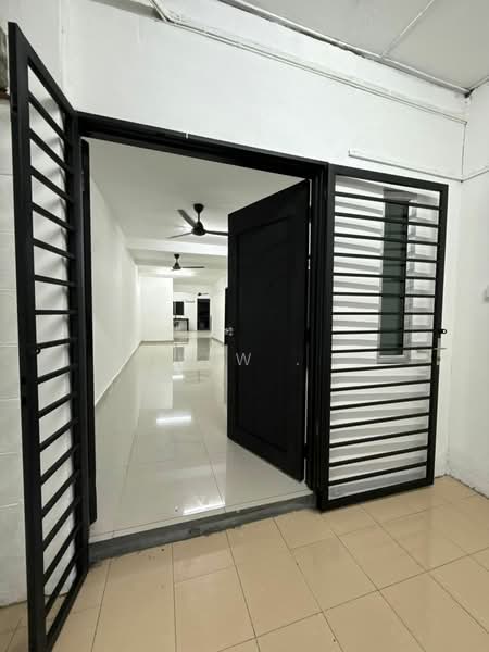 Rumah Teres untuk Disewa di Taman Greenwood (Batu Caves) - Kew . - Entrance - PropertyGuru.com.my