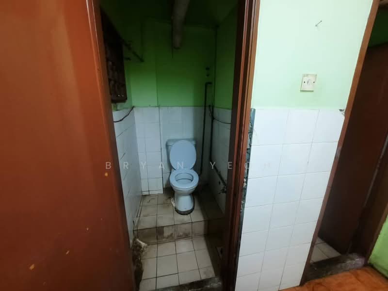 Rumah Flat untuk Disewa di USJ 1 - Bryan Yeoh - Bathroom - PropertyGuru.com.my