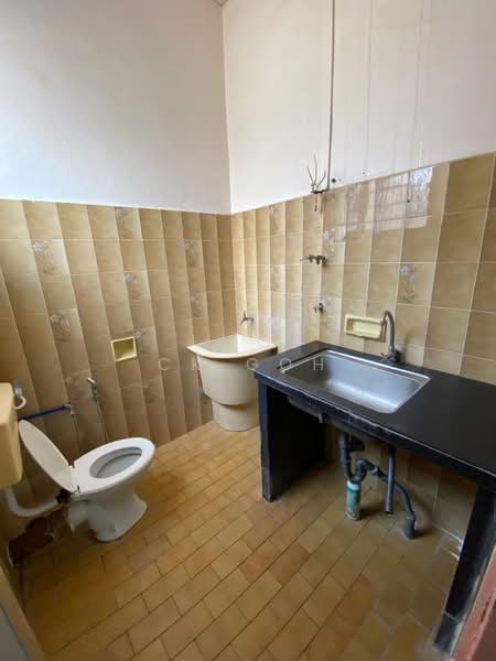 Rumah Berkembar untuk Disewa di Pulau Tikus (Penang) - CK Goh - Bathroom - PropertyGuru.com.my