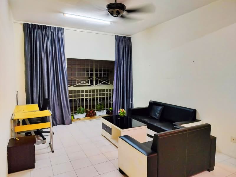 Pangsapuri untuk Disewa di Vista Indah Putra - Nyco Lim - Living Room - PropertyGuru.com.my