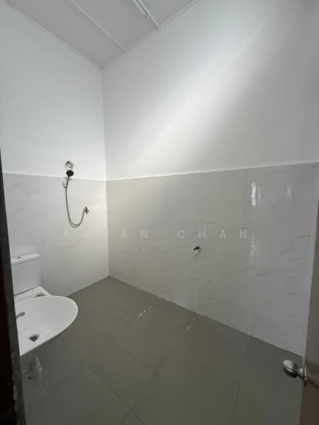 Rumah Teres 2 Tingkat untuk Disewa di SS2 (Petaling Jaya) - Karen Chan - Bathroom - PropertyGuru.com.my