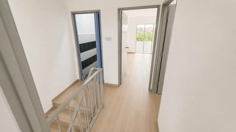2-storey Terraced House for Sale in Batu Pahat (Johor) - Win Lim - Corridor - PropertyGuru.com.my