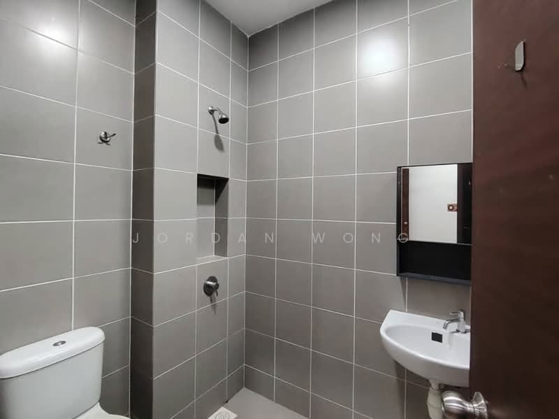 Rumah Teres 2 Tingkat untuk Disewa di Senibong (Permas Jaya) - Jordan Wong - Bathroom - PropertyGuru.com.my