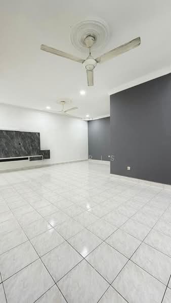 Rumah Teres 2 Tingkat untuk Dijual di Taman Mutiara Rini (Skudai) - Kyoris Loh - Living Room - PropertyGuru.com.my