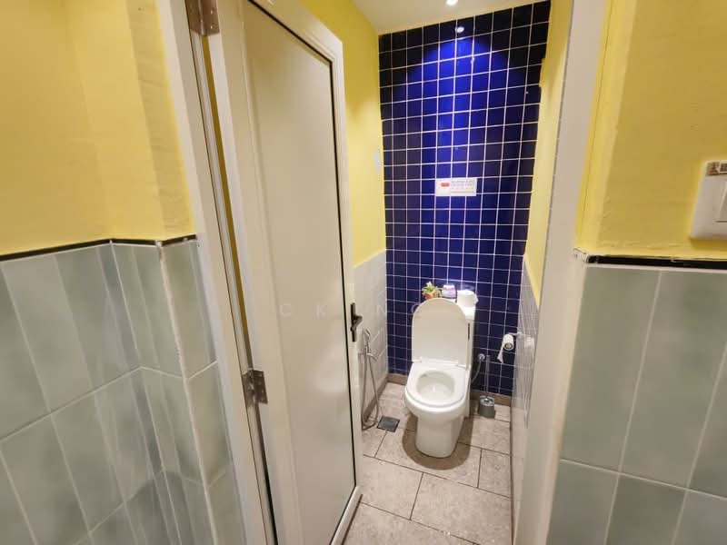 Shop for Rent in Bukit Bintang (KL City Centre) - CK Ng - Bathroom - PropertyGuru.com.my