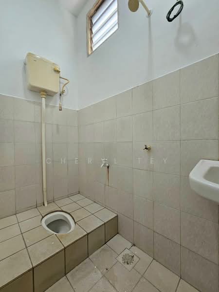 Rumah Teres 2 Tingkat untuk Dijual di Taman Setia Indah (Tebrau) - Cheryl Tey - Bathroom - PropertyGuru.com.my