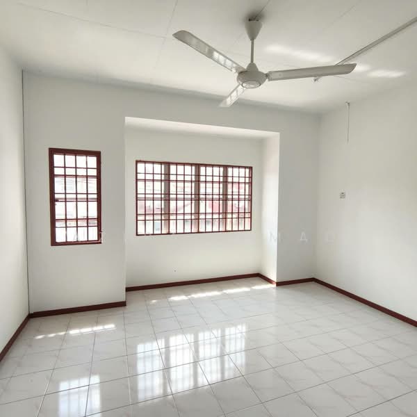 Terraced House for Sale in Taman Kajang Perdana (Kajang) - Azira Ahmad - Living Room - PropertyGuru.com.my
