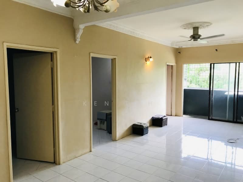 Apartment for Sale at Pangsapuri Putra Indah - Ken Toh - Living Room - PropertyGuru.com.my