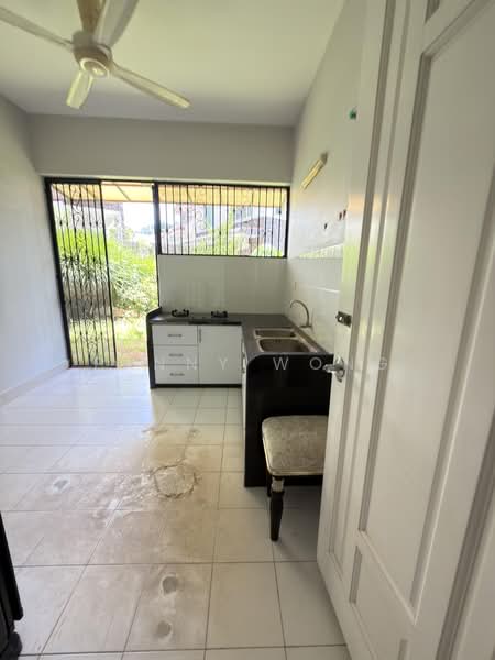 Bungalow for Rent in Batu Ferringhi (Penang) - Fanny Wong - Kitchen - PropertyGuru.com.my