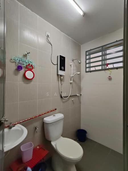 Rumah Teres 1 Tingkat untuk Dijual di Taman Pasir Wang (Lahat) - Sam . - Bathroom - PropertyGuru.com.my