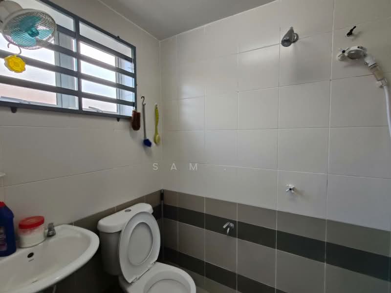 Rumah Teres 1 Tingkat untuk Dijual di Taman Pasir Wang (Lahat) - Sam . - Bathroom - PropertyGuru.com.my