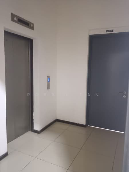 Service Residence for Rent at D'carlton (Residensi Seri Mega) - Robbie Tan - Corridor - PropertyGuru.com.my