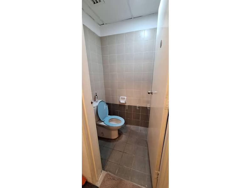 Office for Rent in Bandar Damansara Perdana (Damansara Perdana) - JH Tee - Bathroom - PropertyGuru.com.my