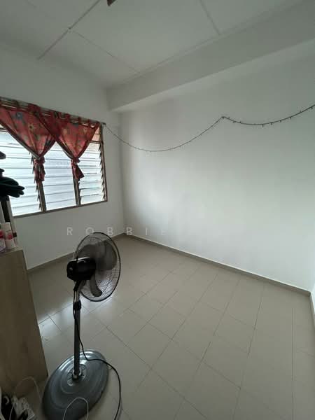 Rumah Flat untuk Dijual di Flat Taman Perling - Robbie Tan - PropertyGuru.com.my