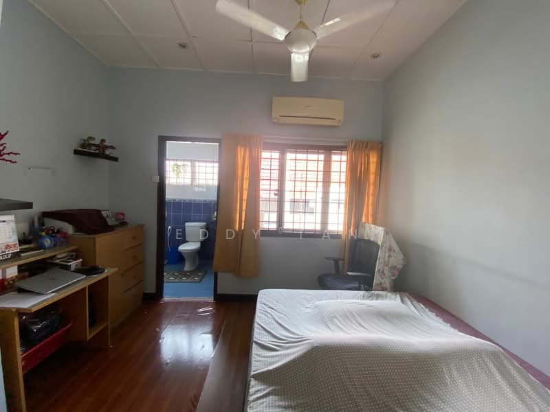 2-storey Terraced House for Sale in SS18 (Subang Jaya) - Eddy TAN - Bedroom - PropertyGuru.com.my