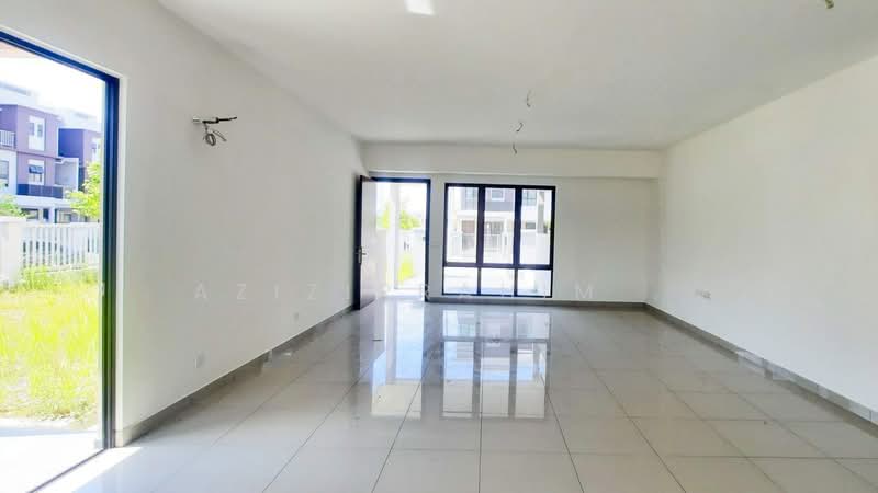 Rumah Bandar untuk Dijual di Bandar Bukit Mahkota (Bangi) - Azizirrahim . - Living Room - PropertyGuru.com.my