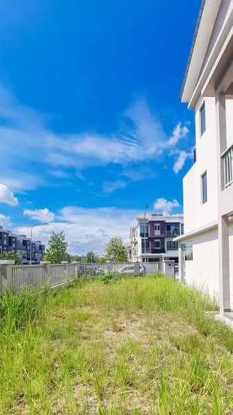 Rumah Bandar untuk Dijual di Bandar Bukit Mahkota (Bangi) - Azizirrahim . - Exterior - PropertyGuru.com.my