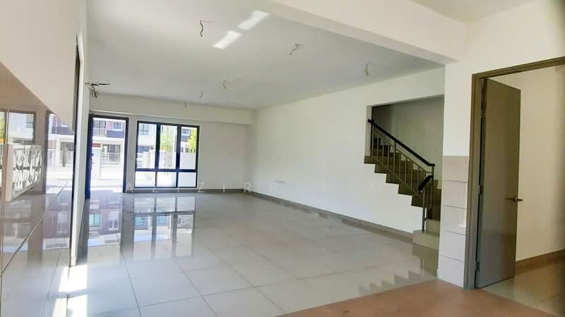 Rumah Bandar untuk Dijual di Bandar Bukit Mahkota (Bangi) - Azizirrahim . - Living Room - PropertyGuru.com.my