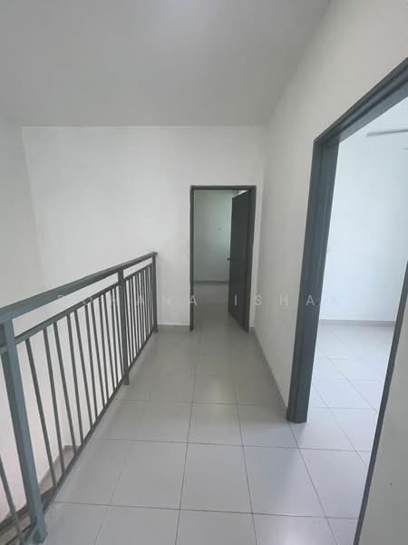 Semi-Detached House for Rent in Shah Alam (Selangor) - Rohana Ishak - Corridor - PropertyGuru.com.my