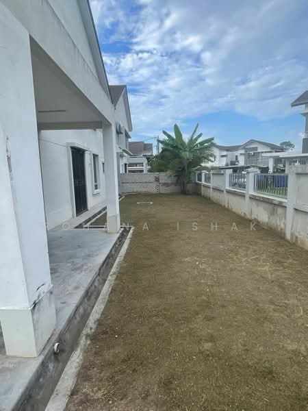 Semi-Detached House for Rent in Shah Alam (Selangor) - Rohana Ishak - Exterior - PropertyGuru.com.my