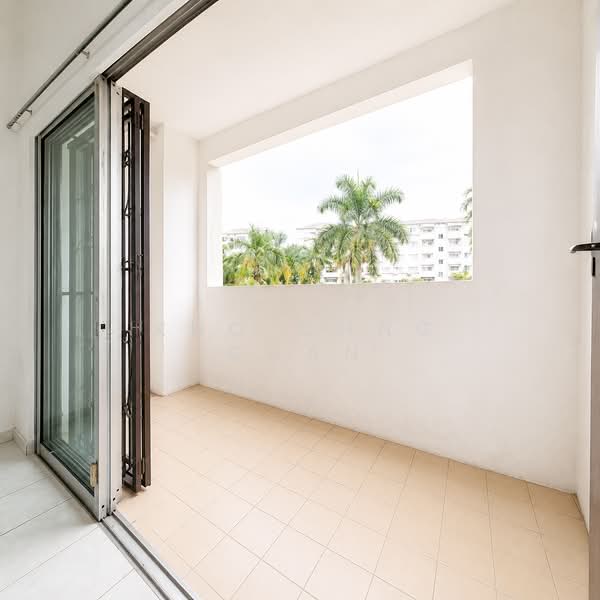 Pangsapuri untuk Dijual di Pangsapuri Sri Mekar - Kho Chng Guan - Balcony - PropertyGuru.com.my