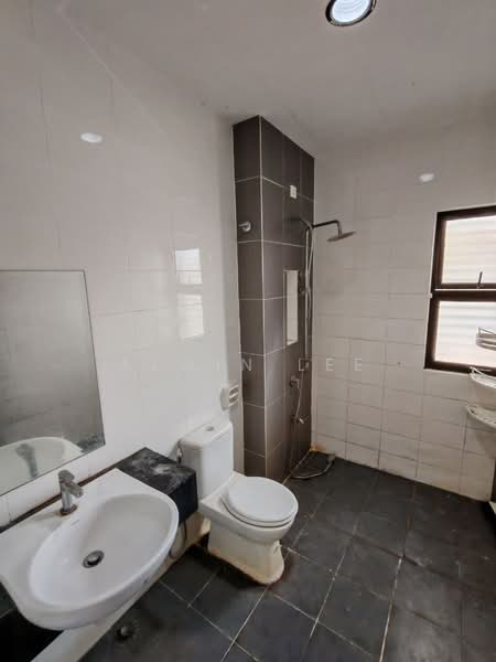 Terraced House for Rent in Bandar Bukit Raja (Klang) - Alwin Lee - Bathroom - PropertyGuru.com.my