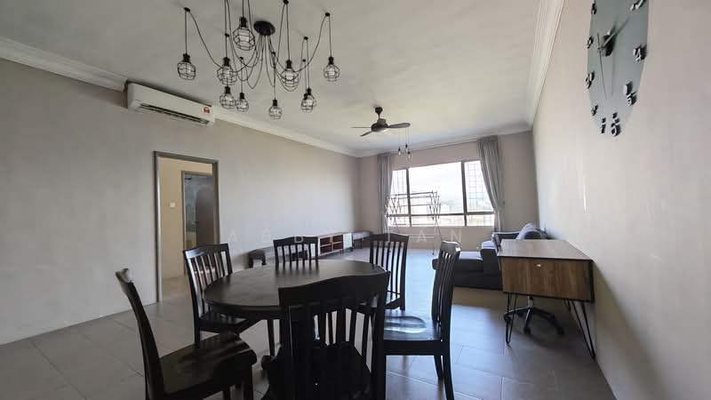 Kondominium untuk Disewa di The Peak Condominium - Abby Tan - Living Room - PropertyGuru.com.my