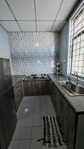 Kondominium untuk Disewa di The Peak Condominium - Abby Tan - Kitchen - PropertyGuru.com.my
