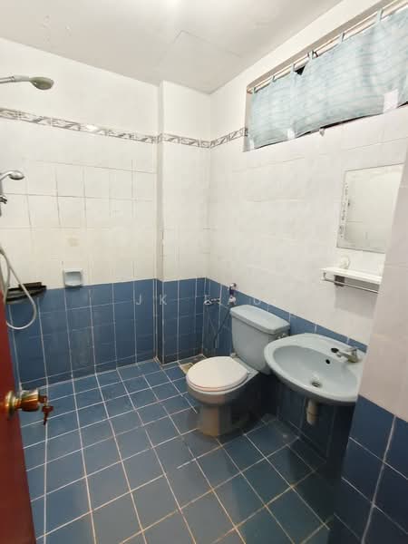 Kondominium untuk Dijual di Impian Heights - JK Lau - Bathroom - PropertyGuru.com.my