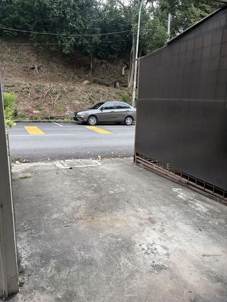 Rumah Bandar untuk Dijual di Taman Midah (Cheras) - Lilian See - Parking lot - PropertyGuru.com.my
