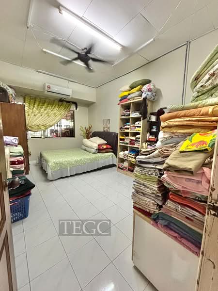Terraced House for Rent in Taman Klang Jaya (Klang) - Shawn Seow - Bedroom - PropertyGuru.com.my