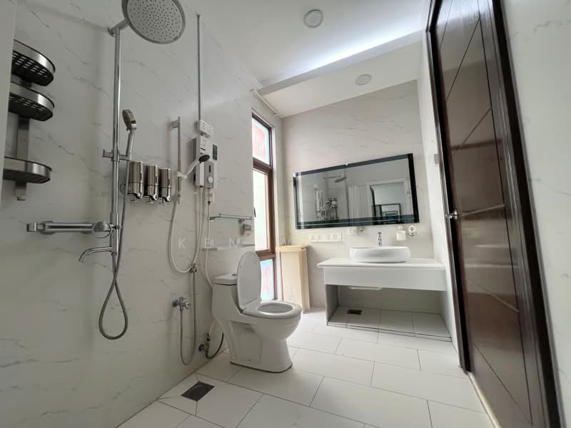 Bungalow for Sale in Mines Resort City (Seri Kembangan) - Ken Wong - Bathroom - PropertyGuru.com.my