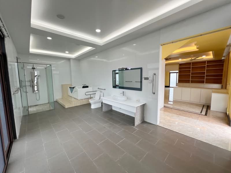Bungalow for Sale in Mines Resort City (Seri Kembangan) - Ken Wong - Bathroom - PropertyGuru.com.my